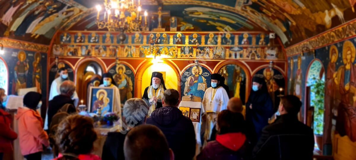 You are currently viewing MITROPOLITUL NIFON A PARTICIPAT LA SFÂNTA LITURGHIE LA MÂNĂSTIREA PEȘTERA