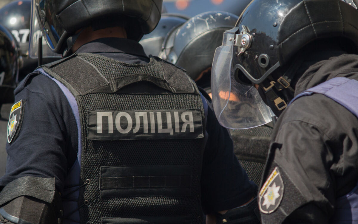 You are currently viewing Peste 40 de polițiști răniţi, la Kiev, în timpul manifestațiilor anti-lockdown