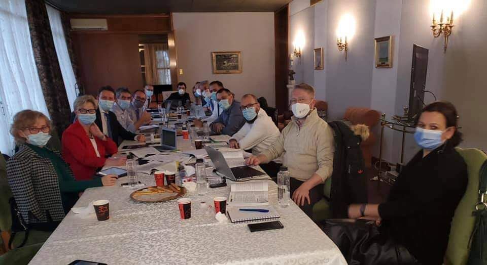 You are currently viewing PNL, USR PLUS și UDMR nu s-au înțeles pe funcții. Mâine vor merge la consultări cu două propuneri de premier