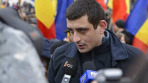 Read more about the article GEORGE SIMION: DACĂ PSD NU INIŢIAZĂ SUSPENDAREA PREȘEDINTELUI, O VOM INIŢIA NOI