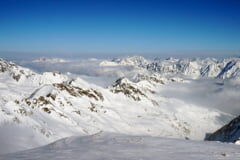 Read more about the article Șase persoane sunt date dispărute în Munții Alpi, după ce elicopterul în care se aflau s-a prăbușit