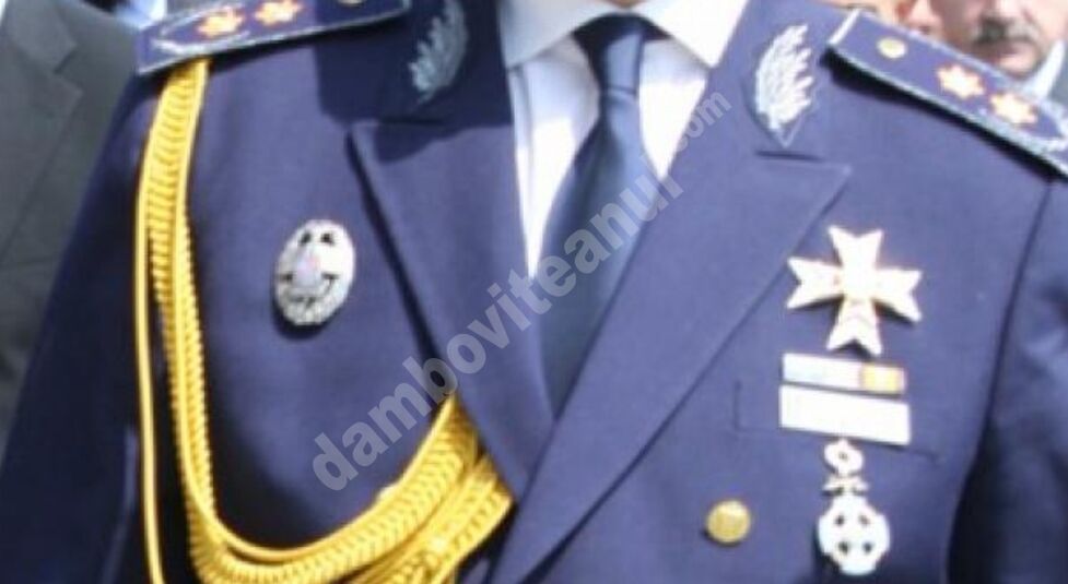 You are currently viewing DÂMBOVIȚA: AVANSĂRI ALE UNOR OFIȚIERI ȘI AGENȚI DE POLIȚIE, CU OCAZIA ZILEI NAȚIONALE