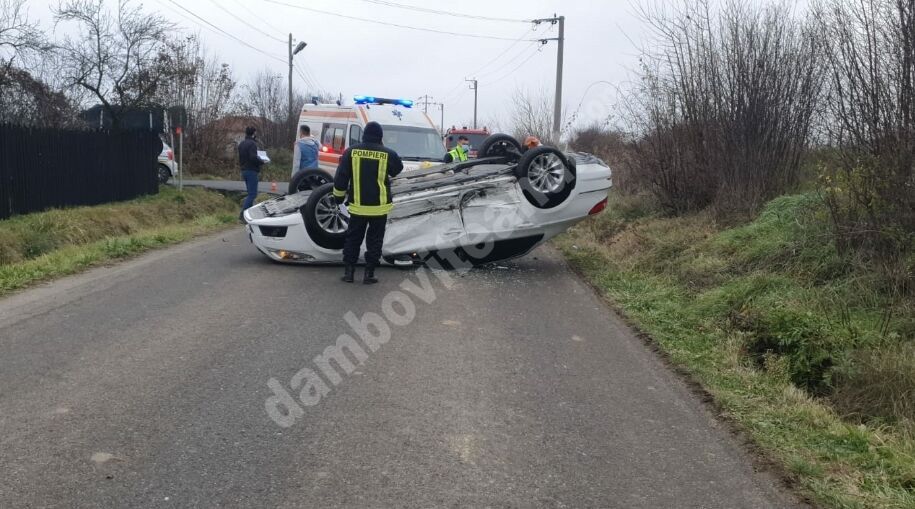 You are currently viewing ACCIDENT LA VALEA MARE! O MAȘINĂ S-A RĂSTURNAT PE DRUMUL JUDEȚEAN 702