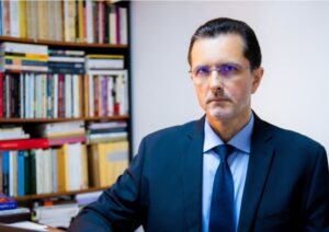 Read more about the article Biserica Ortodoxă nu a susținut AUR-ul! Apărarea valorilor creștine reprezintă însă o datorie care onorează pe oricine!