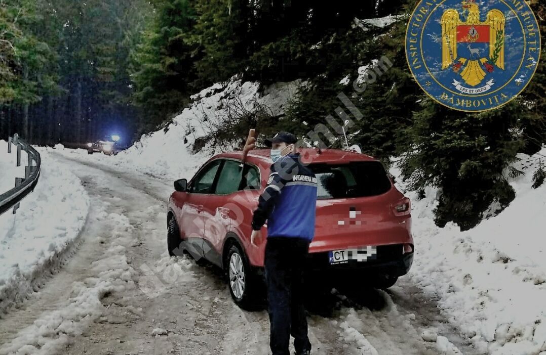 You are currently viewing Doi turiști constănțeni au fost ajutați de jandarmii montani dâmbovițeni
