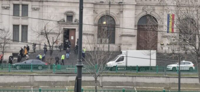You are currently viewing Din cauza unei alerte cu bombă la Curtea de Apel Bucureşti, procesul Elenei Udrea a fost suspendat