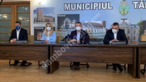 Read more about the article Târgoviște: S-a semnat contractul pentru modernizarea sistemului de iluminat public. Lucrările vor fi realizate de Telekom
