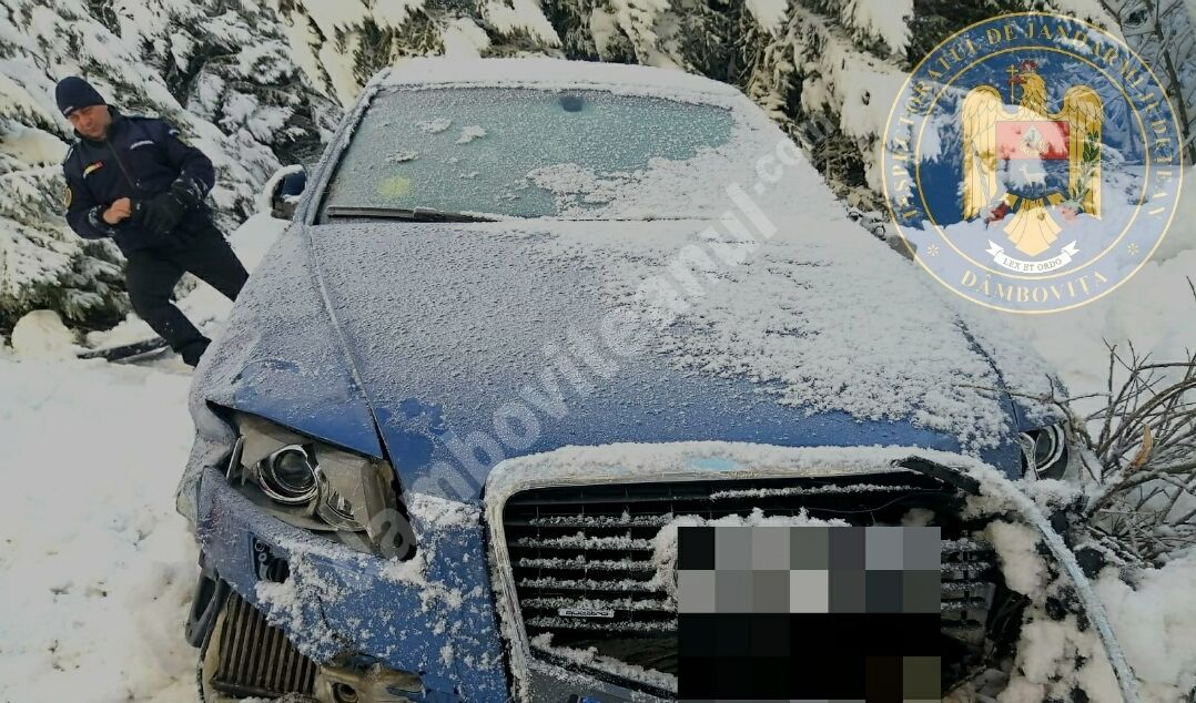You are currently viewing Mașină abandonată într-o râpă din Munții Bucegi, găsită de jandarmii montani și salvamontiști