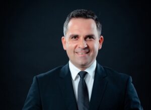Read more about the article Noul președinte al Asociației de Fotbal Dâmbovița este Ciprian Prisăcaru!