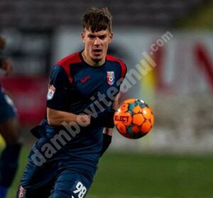 Read more about the article Tiberiu Căpușă, de la Chindia Târgoviște, în echipa etapei a 19-a din Casa Liga 1