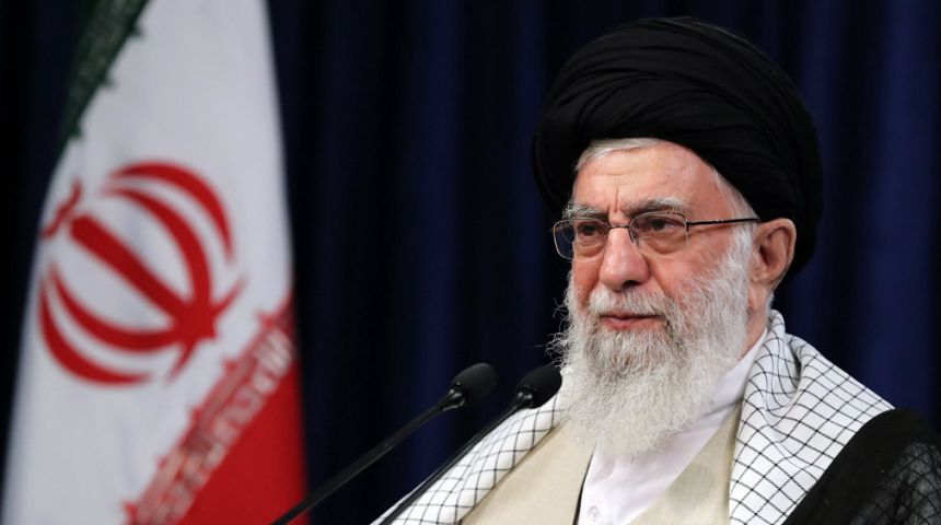 You are currently viewing Iranul a interzis importul de vaccinuri din SUA şi Marea Britanie