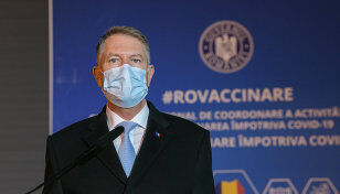 You are currently viewing Klaus Iohannis se va imuniza anti-COVID azi, la Spitalul Militar Central