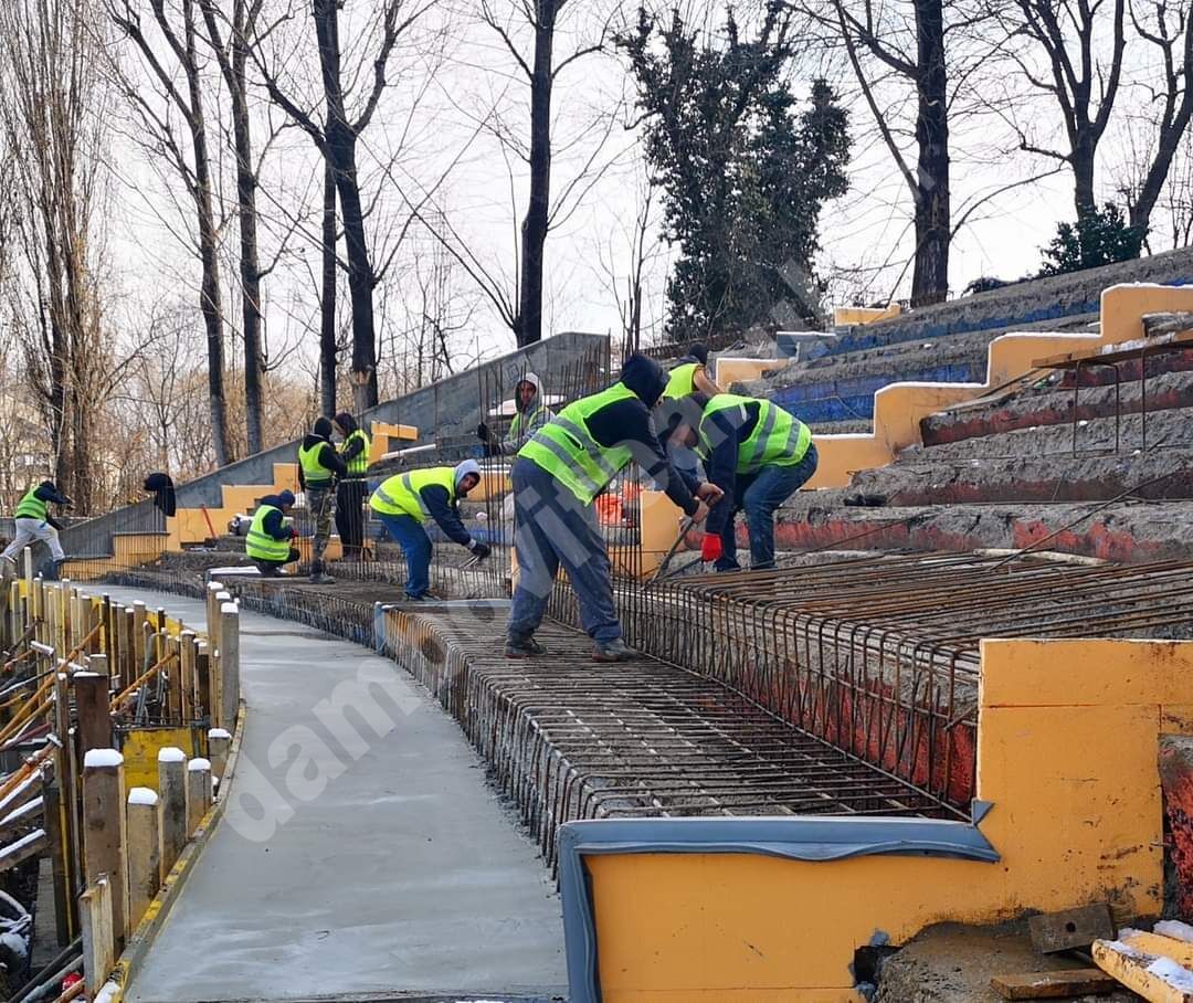 You are currently viewing Continuă lucrările la Stadionul „Eugen Popescu”, din Târgoviște