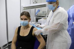 Read more about the article Simona Halep s-a vaccinat astăzi la Institutul Cantacuzino