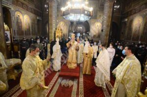 Read more about the article AUTENTICA SMERENIE MANIFESTĂ PUTERNICA CREDINȚĂ ÎN DUMNEZEU -SLUJIRE ARHIEREASCĂ LA CATEDRALA DIN TÂRGOVIȘTE –