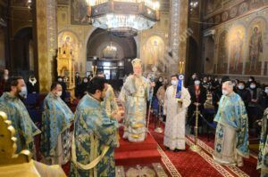 Read more about the article SLUJIRE ARHIEREASCĂ LA CATEDRALA DIN TÂRGOVIȘTE