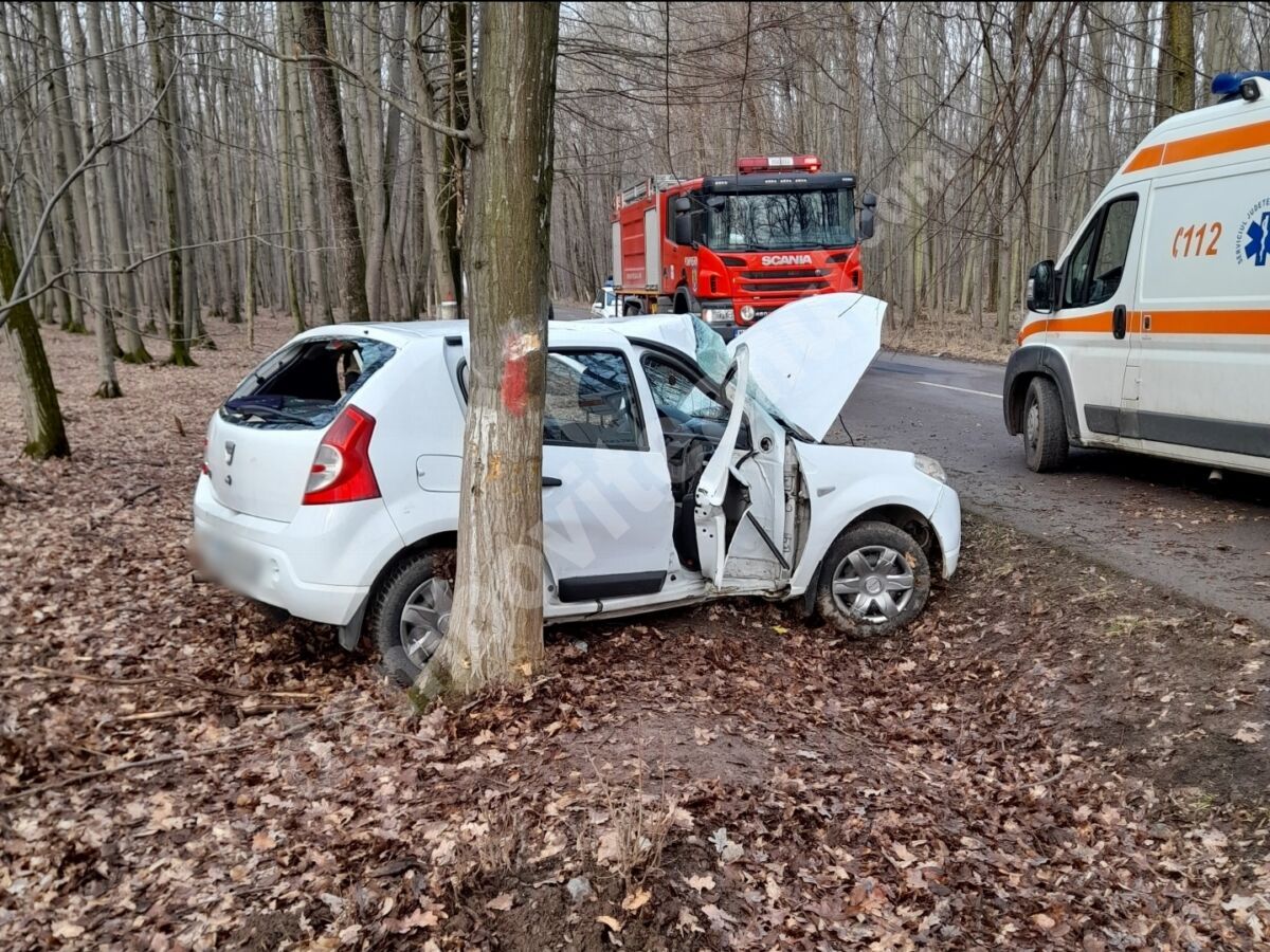 You are currently viewing Dâmbovița: Asigurare de zonă la un accident rutier produs pe DC-160, în localitatea Crețu din comuna Ciocănești