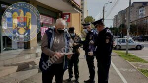 Read more about the article DÂMBOVIȚA: 114 sancţiuni contravenţionale în valoare de 20.250 lei aplicate pentru nerespectarea măsurilor sanitare, împotriva COVID-19