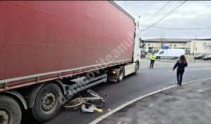 Read more about the article BICICLIST ACCIDENTAT DE UN TIR ÎNTR-O INTERSECȚIE DIN MUNICIPIUL TÂRGOVIȘTE
