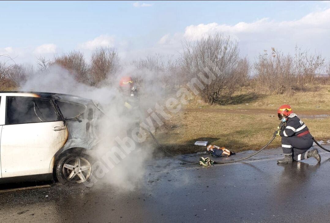 You are currently viewing Incendiu la un autoturism, în cartierul Priseaca din Târgoviște