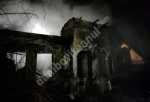 Read more about the article DÂMBOVIȚA: Tragedie în localitatea Crângurile! Un bătrân a ars în propria locuință!