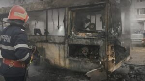 Read more about the article Galați: Un autobuz plin cu călători a luat foc în mers. Nu sunt victime