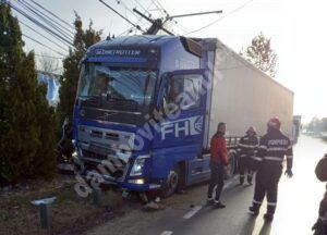 Read more about the article TRAGEDIE LA RĂCARI! O FETIȚĂ A FOST OMORÂTĂ PE TRECEREA DE PIETONI!