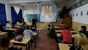 Read more about the article Jandarmii dâmbovițeni au continuat acțiunile de prevenire în rândul elevilor