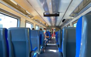 Read more about the article CFR Călători introduce în circulație 42 de trenuri pentru elevii care merg la școală. Pe listă apare și ruta Târgoviște-Titu