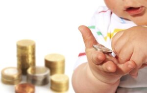 Read more about the article Alocațiile de stat pentru copii vor crește cu 10,4%, începând cu 1 ianuarie 2025