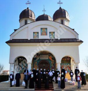 Read more about the article PROTOIERIILE DIN ARHIEPISCOPIA TÂRGOVIȘTEI AU PREMIAT 855 DE PARTICIPANȚI LA CONCURSUL NAȚIONAL DIN ACEST AN