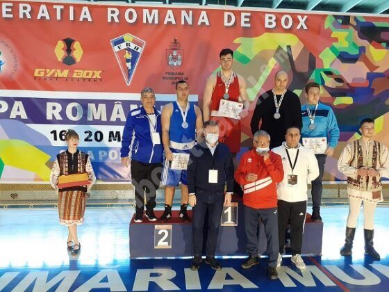 You are currently viewing Pugilistul Cătălin Cristea, de la CSM Târgoviște, medaliat cu argint la Cupa României