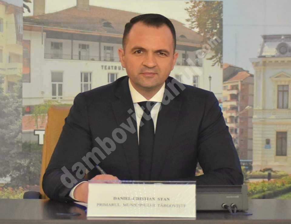 You are currently viewing Reacția primarului Cristian Stan, după incendiul de la Liceul Economic: „Sistemele de securitate moderne existente au funcționat corect”