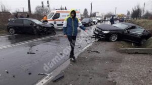 Read more about the article ACCIDENT RUTIER PE DN 71, LA DOICEȘTI! TREI PERSOANE AU FOST RĂNITE!