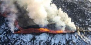 Read more about the article Etna continuă să erupă