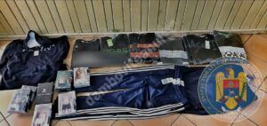 Read more about the article Dâmbovița: Produse cu denumirile unor mărci de renume confiscate de jandarmi