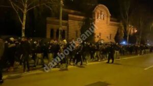 Read more about the article VIDEO! PROTESTE DE AMPLOARE LA TÂRGOVIȘTE!