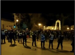 Read more about the article Prefectul Capitalei,  despre protestatari: Cei care au instigat la violenţă trebuie să plătească