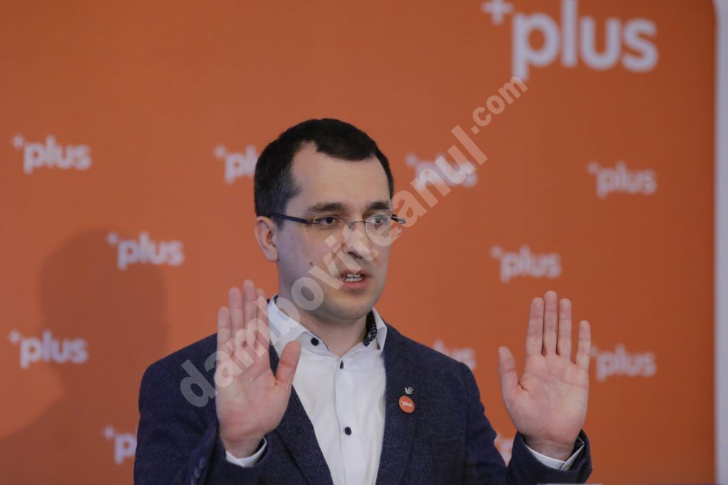 You are currently viewing Vezi cum explică oficialii din Ministerul Sănătății închiderea magazinelor la ora 18