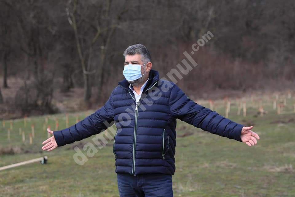 You are currently viewing Ciolacu amenință cu greva parlamentară