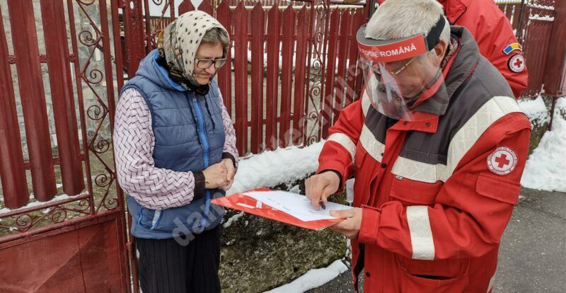 You are currently viewing Crucea Roșie Română: La nivel național 8.122 de familii nevoiașe vor beneficia de pachete cu produse de igienă
