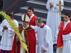 Read more about the article Credincioşii catolici sărbătoresc Floriile