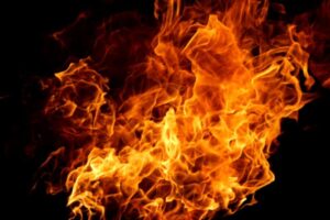 Read more about the article Un bărbat și-a legat calul la caruță, apoi i-a dat foc