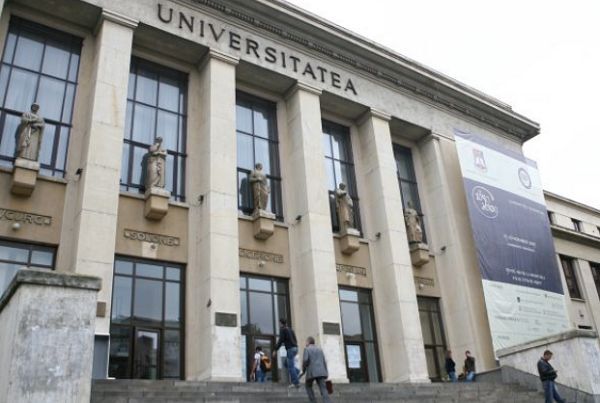 You are currently viewing Cei 45 de studenți de la Drept,  care au copiat la examene, au fost exmatriculați