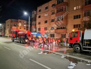 Read more about the article Amplă acțiune de spălare și igienizare a străzilor din municipiul Târgoviște