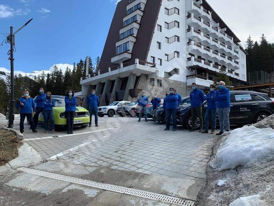 You are currently viewing Valentin Calcan îl invită pe președintele Consiliului Județean Dâmbovița să caseze mașinile poluante și să utilizeze mașini electrice
