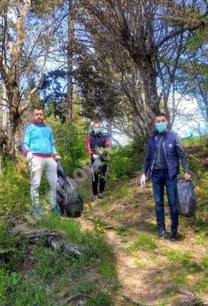 Read more about the article Acțiune de ecologizare, desfășurată, astăzi, la Mănăstirea Dealu