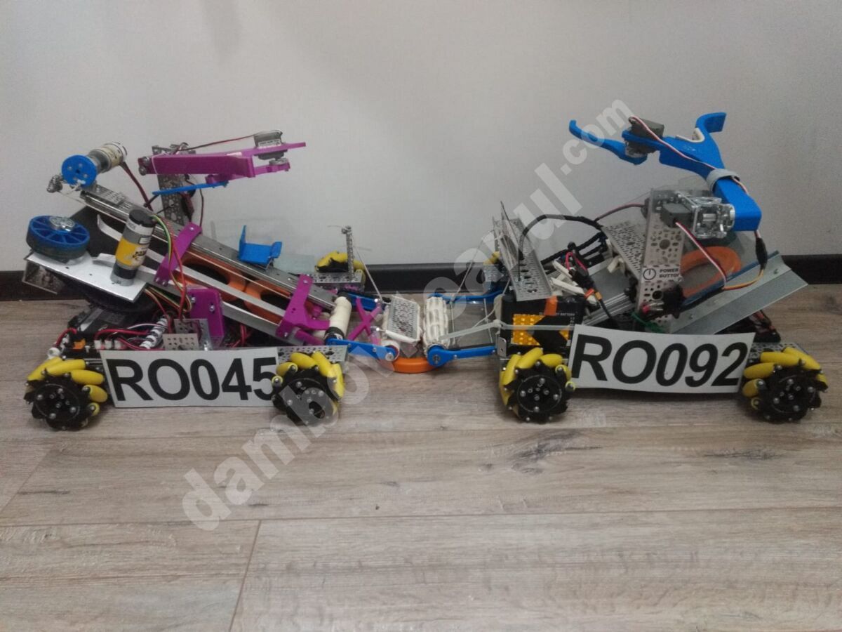 You are currently viewing Premiul I – CONTROL AWARD și Premiul III – THINK AWARD pentru echipele de robotică UnderConstruction și Phantom Robotics de la Colegiul Național “Constantin Carabella” din Târgoviște, la etapa regională a Competiției Naționale de Robotică