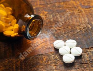 Read more about the article Un medicament banal poate ține COVID-ul la distanță