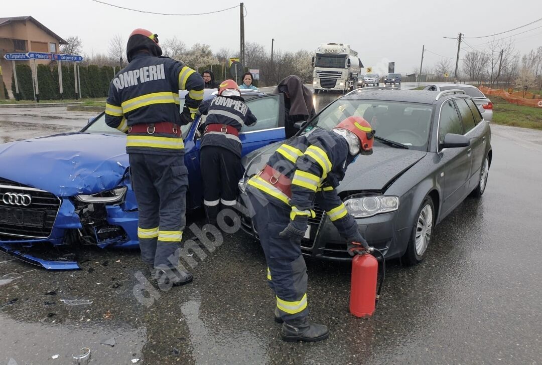 You are currently viewing Două autoturisme implicate într-un accident rutier, la Răzvad!